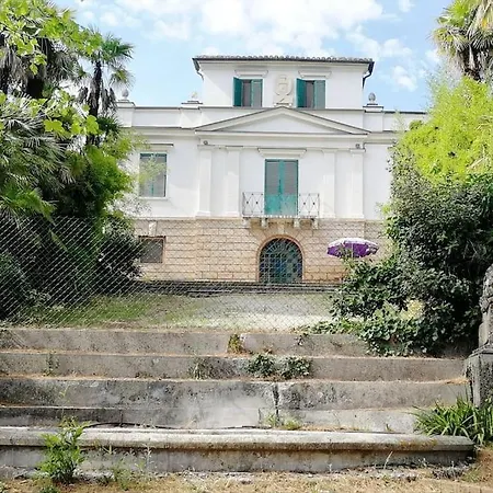 Luxurious Nineteenth-century Apartment Passo di Treia